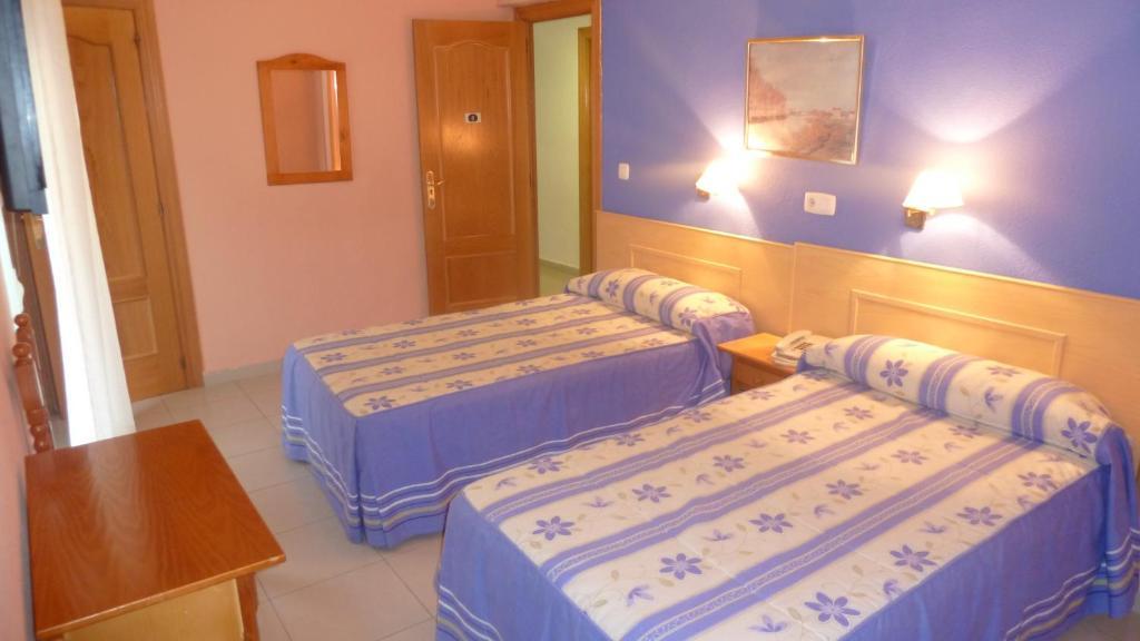 Hostal Al-Qazeres Caceres Luaran gambar