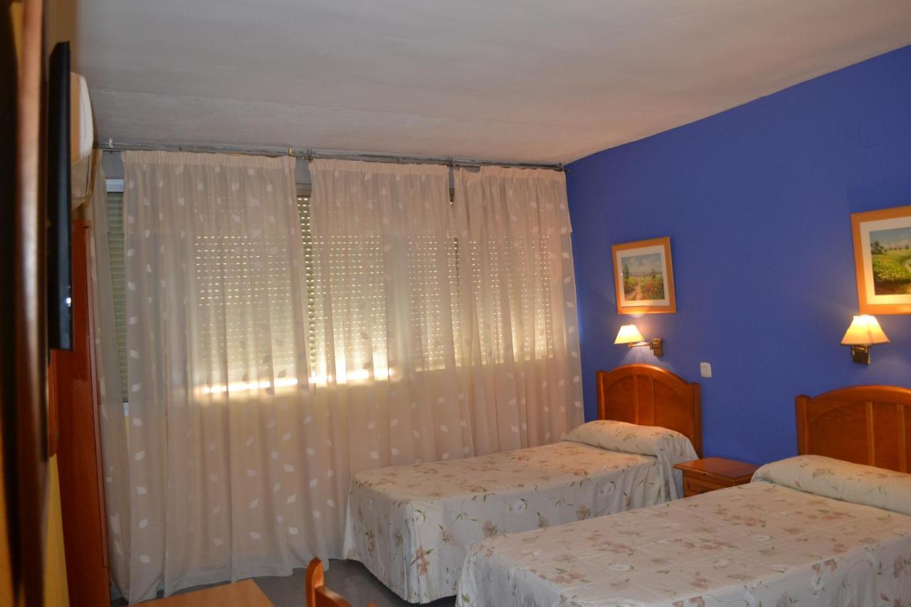 Hostal Al-Qazeres Caceres Luaran gambar