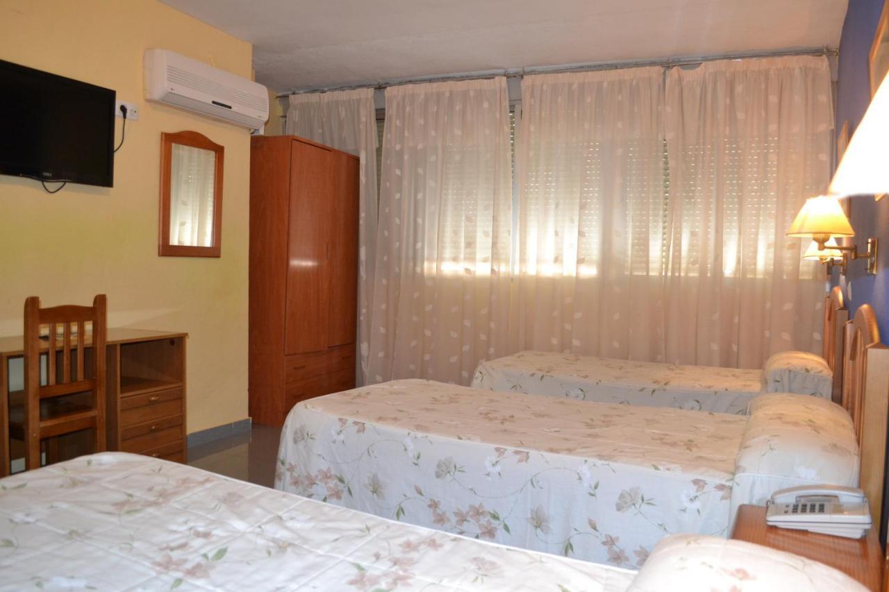 Hostal Al-Qazeres Caceres Luaran gambar